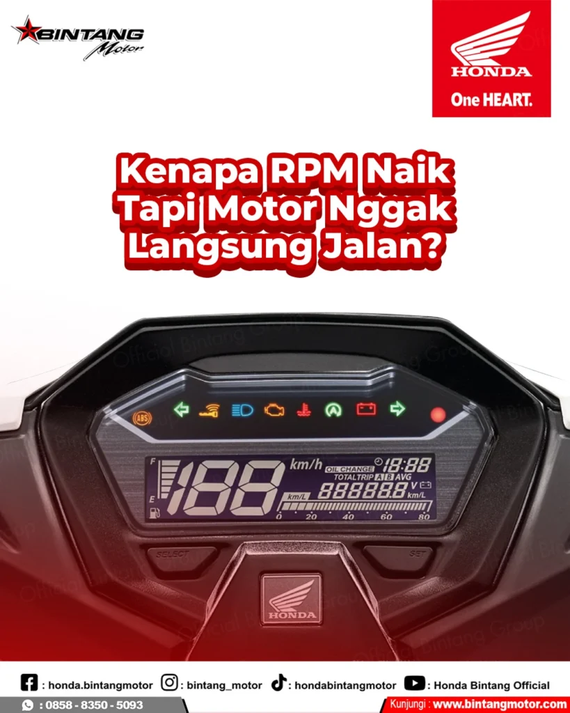 Mekanik Bintang Motor sedang membongkar bagian CVT untuk mengatasi masalah RPM tinggi pada motor Honda matic.