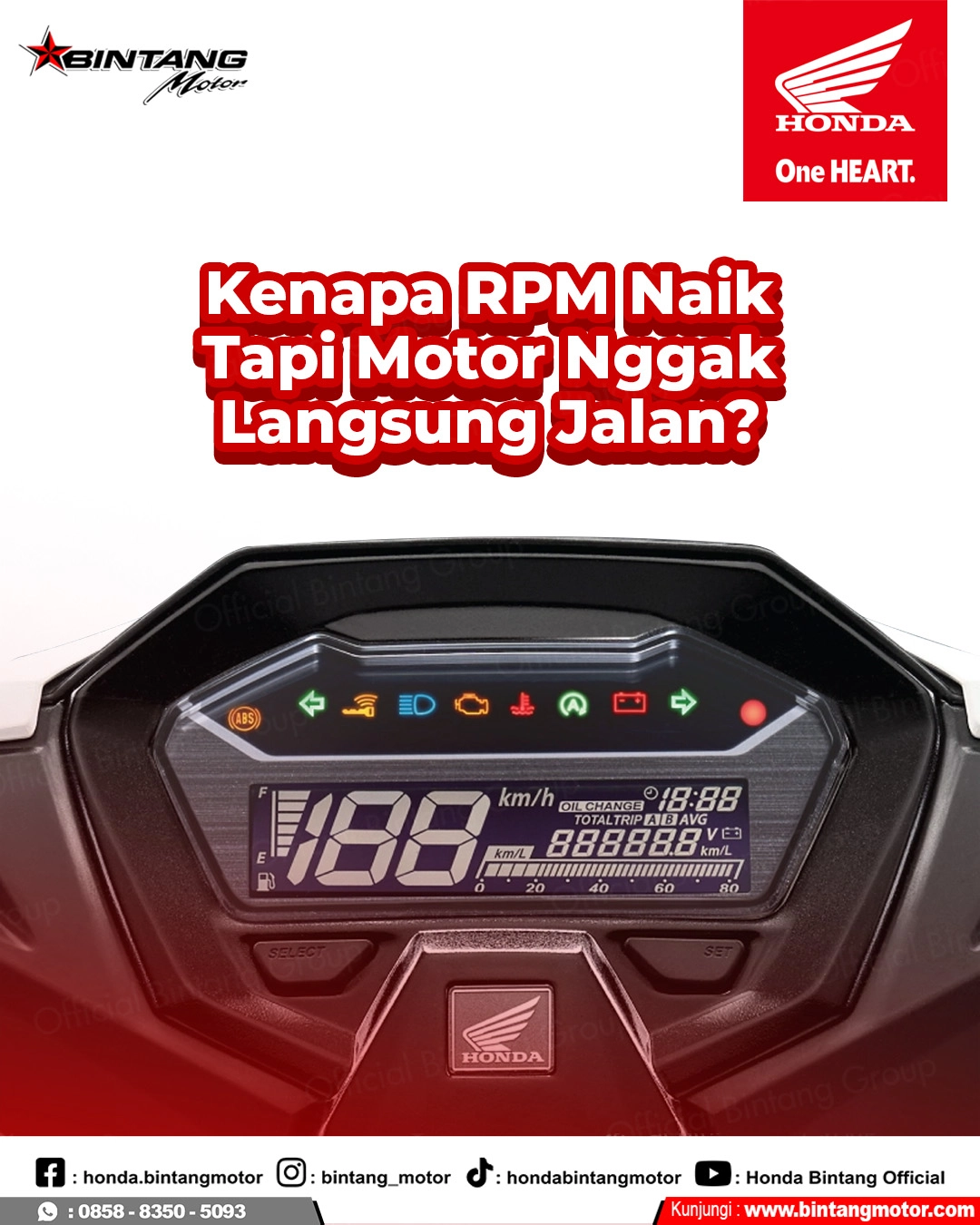Mekanik Bintang Motor sedang membongkar bagian CVT untuk mengatasi masalah RPM tinggi pada motor Honda matic.